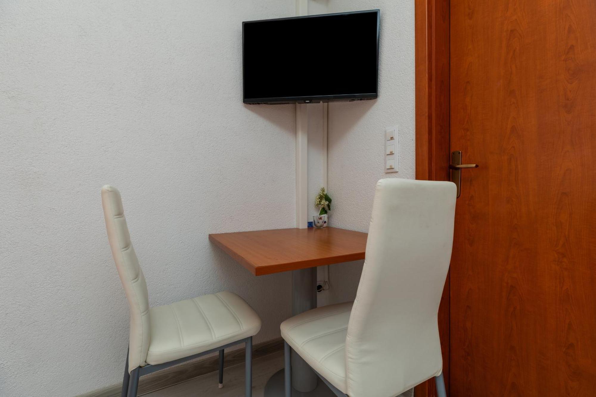Apartments By The Sea Drasnice, Makarska - 6697 Pokoj fotografie