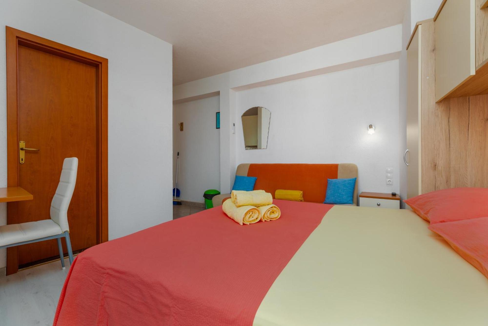 Apartments By The Sea Drasnice, Makarska - 6697 Pokoj fotografie